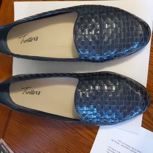 Trotters Navy Blue Woven Leather Flat 10W